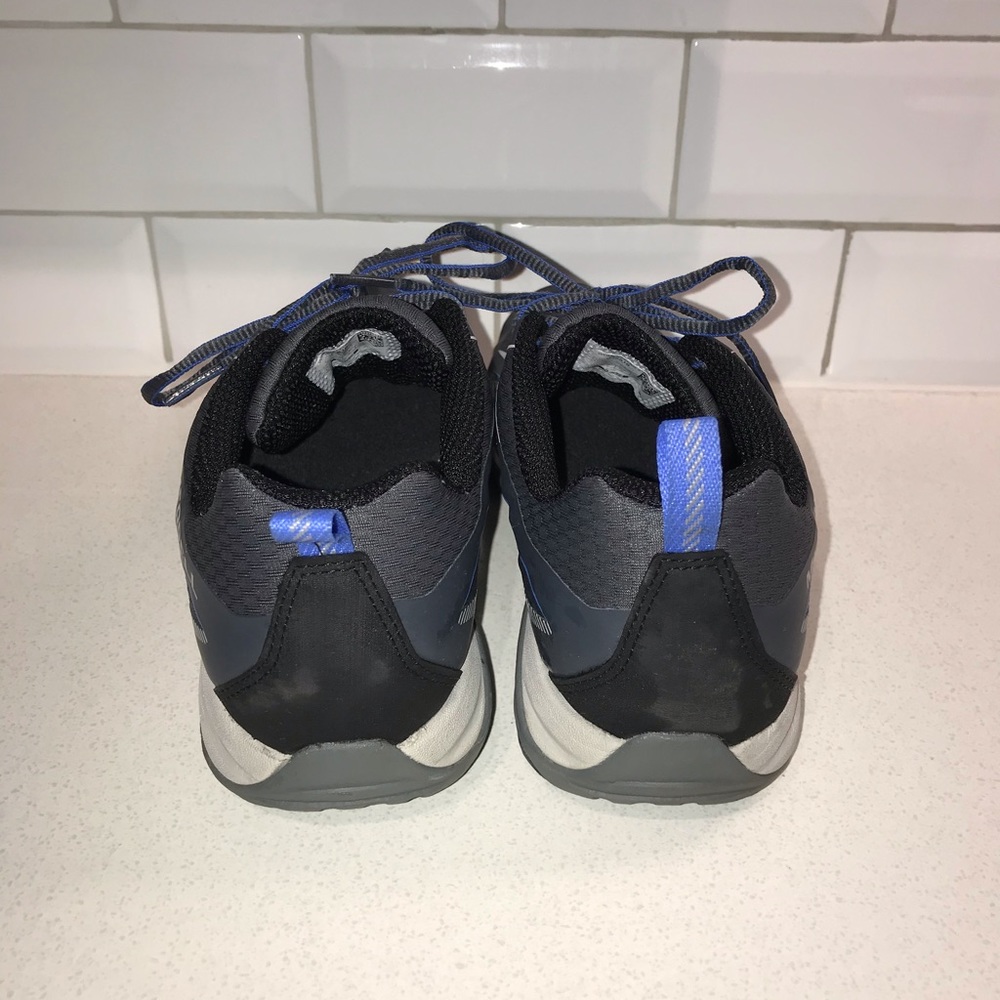 Merrell women’s trail shoes size 8.5 - Picture 3 of 6
